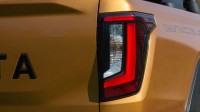 Toyota Hilux 2.8 48V MHEV Invincible